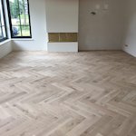 visgraat parket vloer Hilversum op vloerverwarming