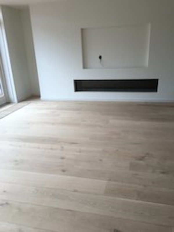 Eiken houten vloer 26 cm breed 2 cm dik in kleur naar keuze